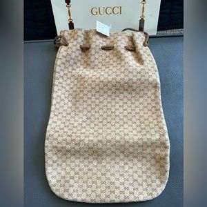 Vintage Gucci brown suede leather pouch.